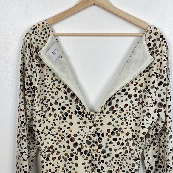 J.O.A. long sleeve plunged neckline Knot Front Leopard Print Mini Dress Size L - Picture 8 of 9
